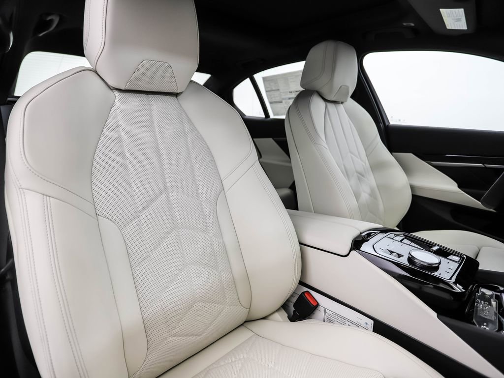 New 2026 BMW 530i xDrive w/ Premium Package image 33