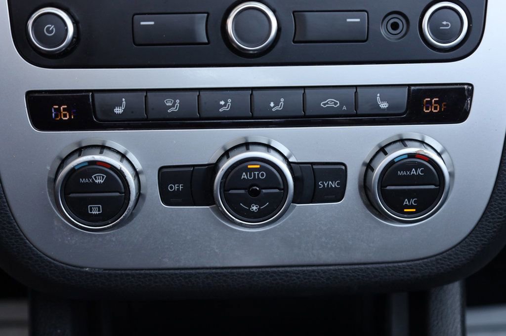 Used 2014 Volkswagen Eos Komfort image 40