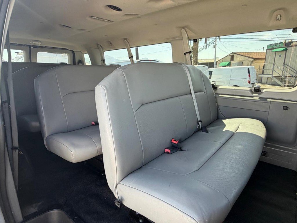 Used 2008 Ford E-350 and Econoline 350 Extended Wagon Super Duty RWD image 26