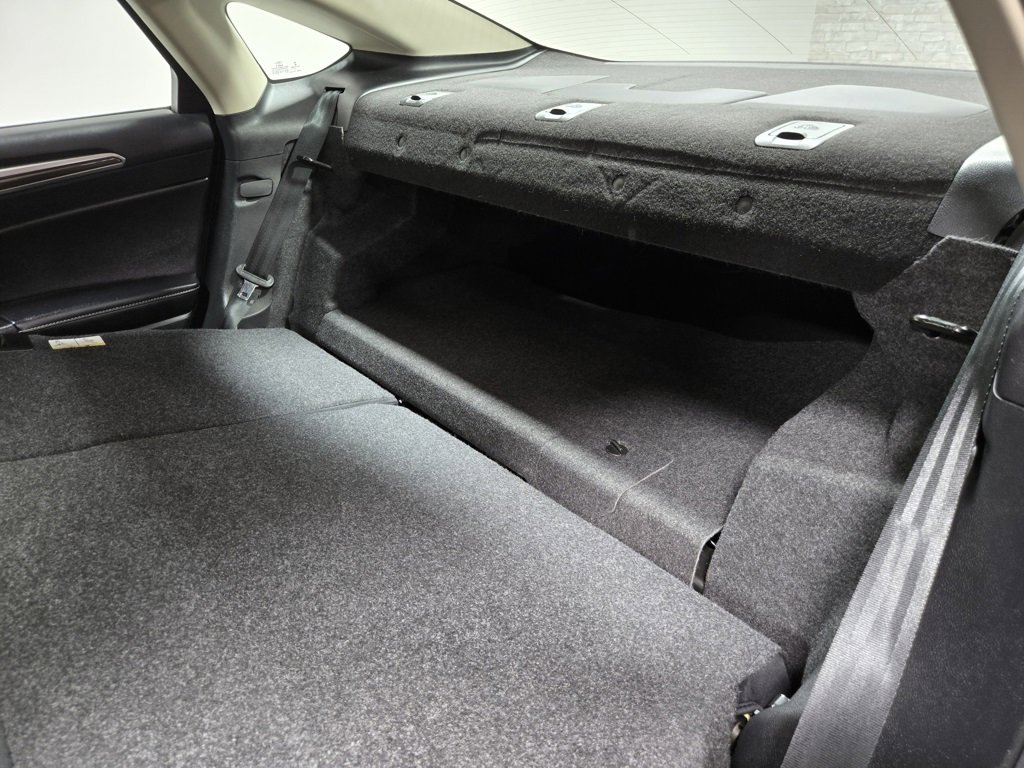 Used 2019 Ford Fusion SEL image 40