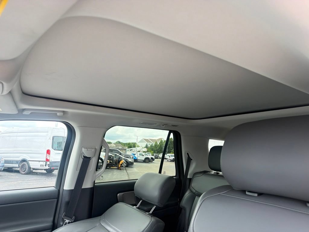 Used 2026 Ford Expedition Active AWD/4WD image 30
