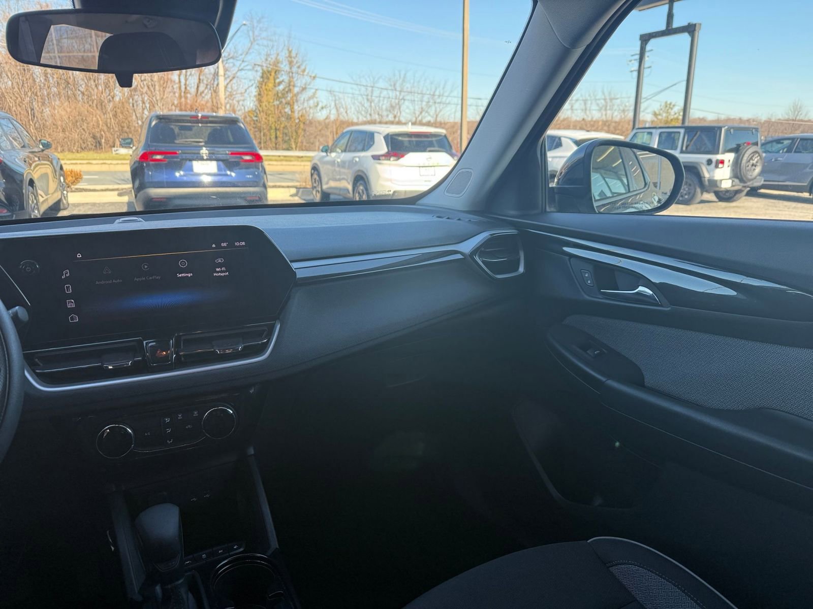 Used 2025 Chevrolet TrailBlazer LT image 36