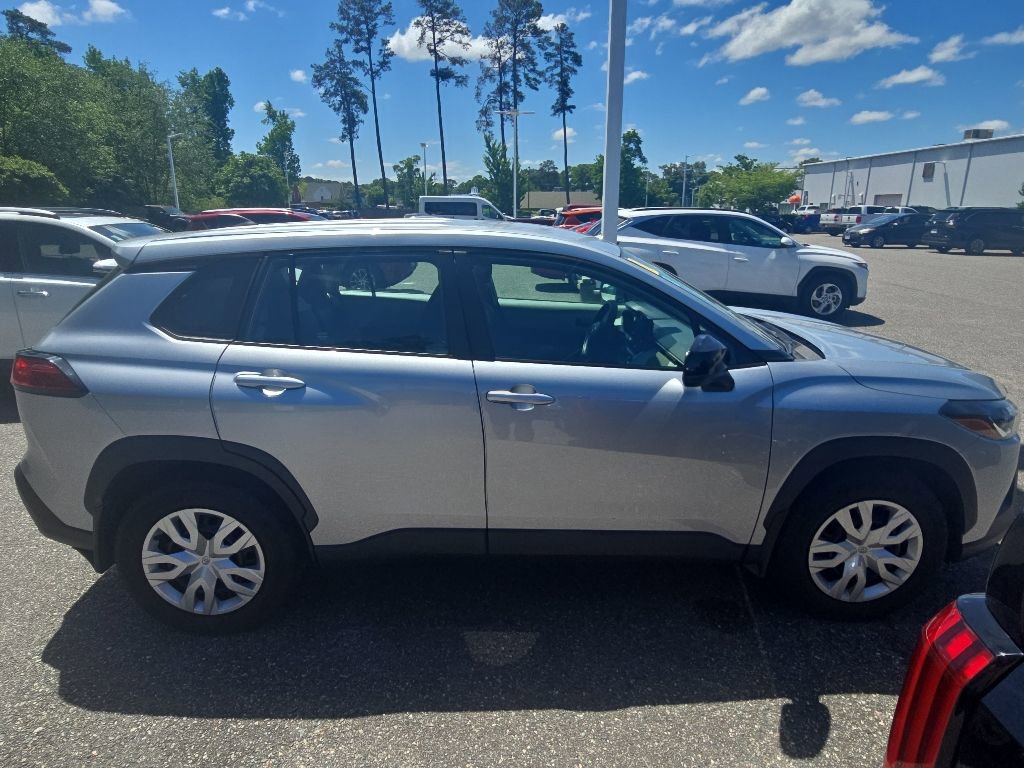 Used 2022 Toyota Corolla Cross L FWD image 4