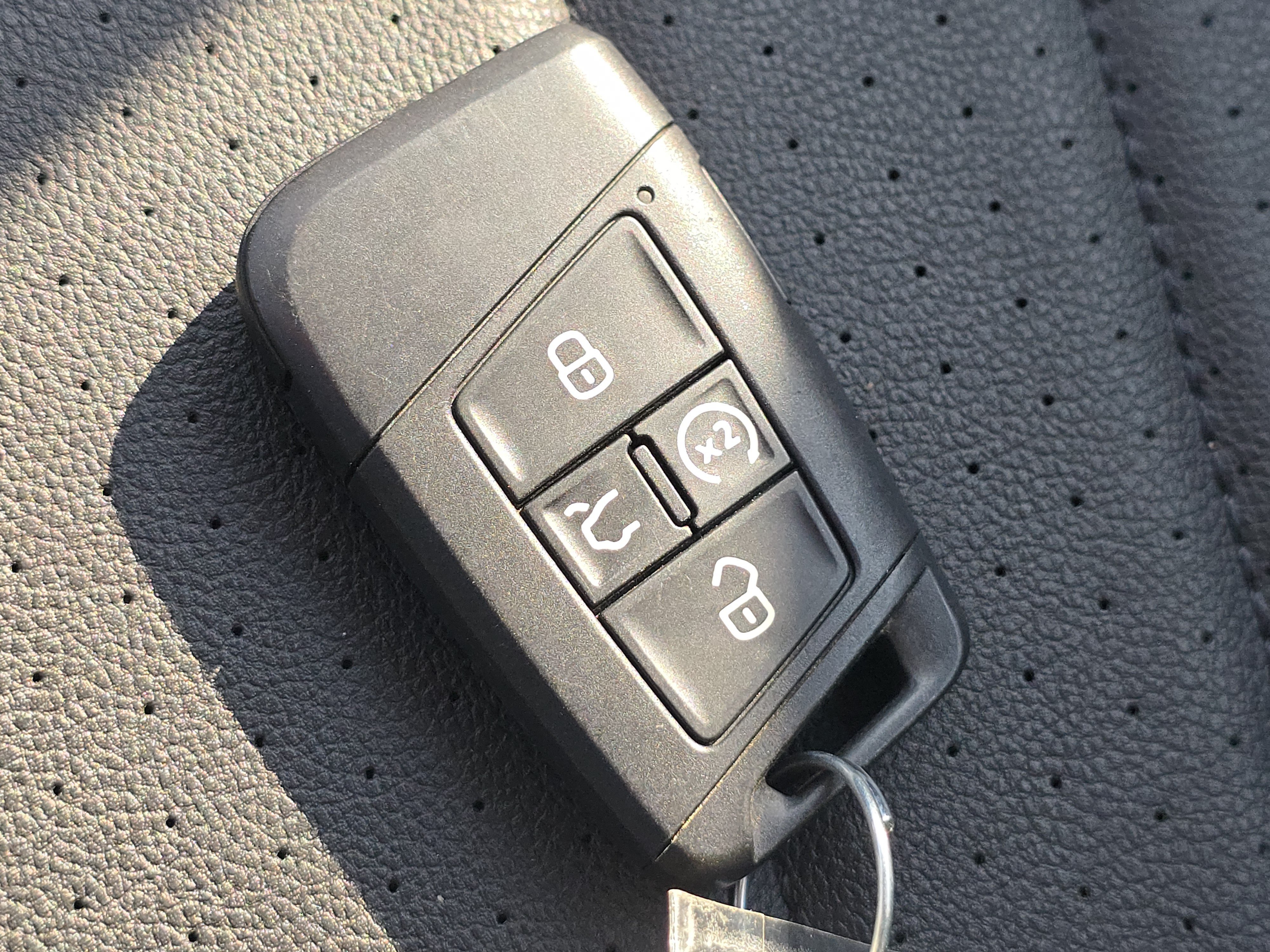 Certified 2023 Volkswagen Tiguan SE AWD/4WD image 28