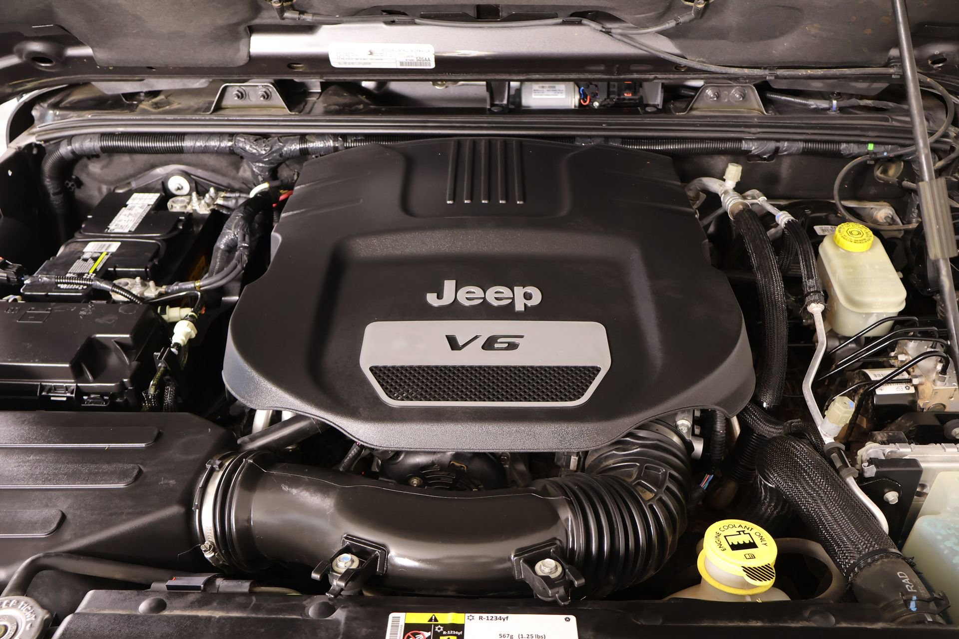 Used 2016 Jeep Wrangler Unlimited Sahara w/ Max Tow Package image 18