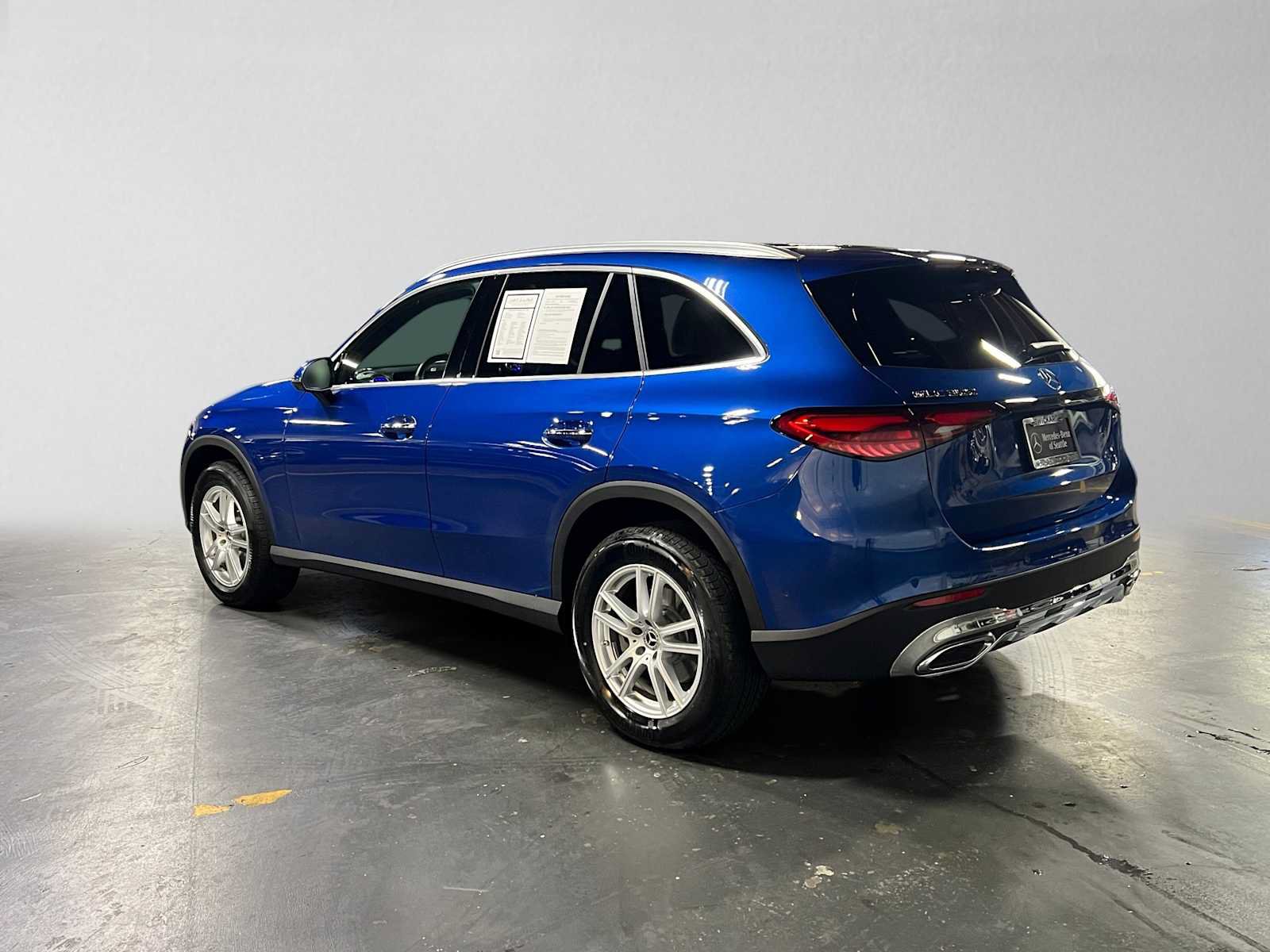 Used 2025 Mercedes-Benz GLC 300 image 5