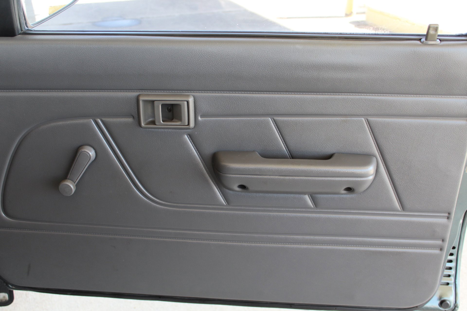 Used 1992 Toyota Pickup Deluxe RWD image 17