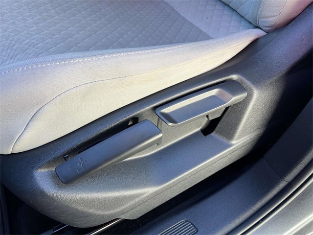 Used 2018 Volkswagen Tiguan S image 17