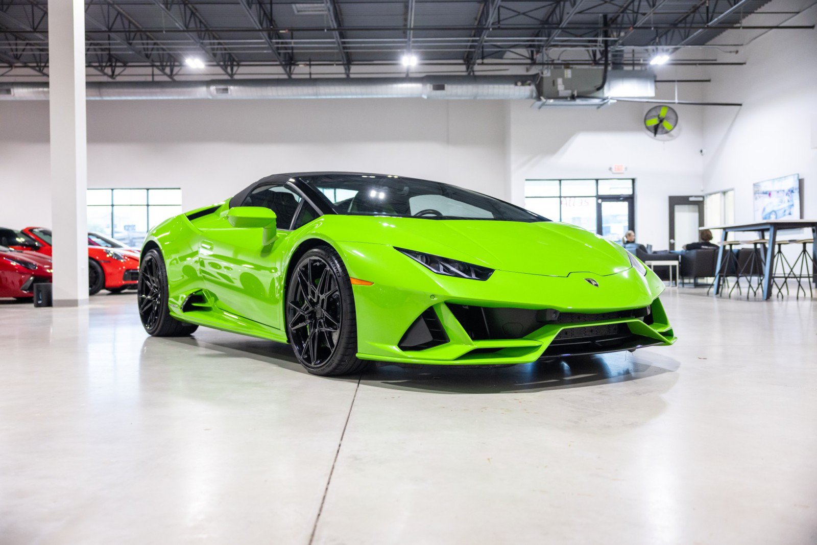 Used 2023 Lamborghini Huracan EVO AWD/4WD image 3