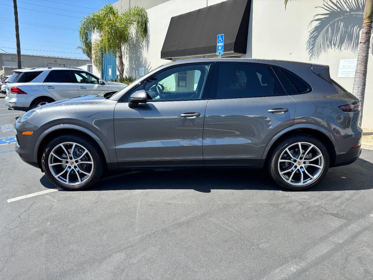Used 2019 Porsche Cayenne image 2