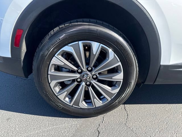 Used 2024 Buick Envision Preferred AWD/4WD image 9