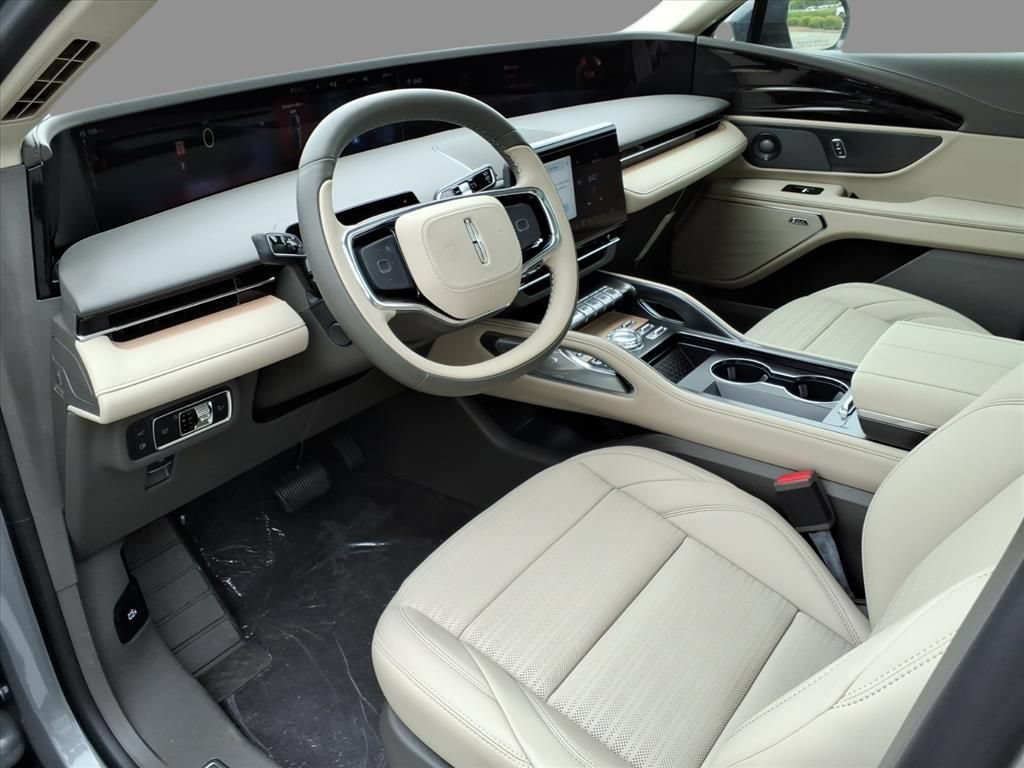 New 2025 Lincoln Nautilus Reserve w/ Jet Appearance Package AWD/4WD image 4