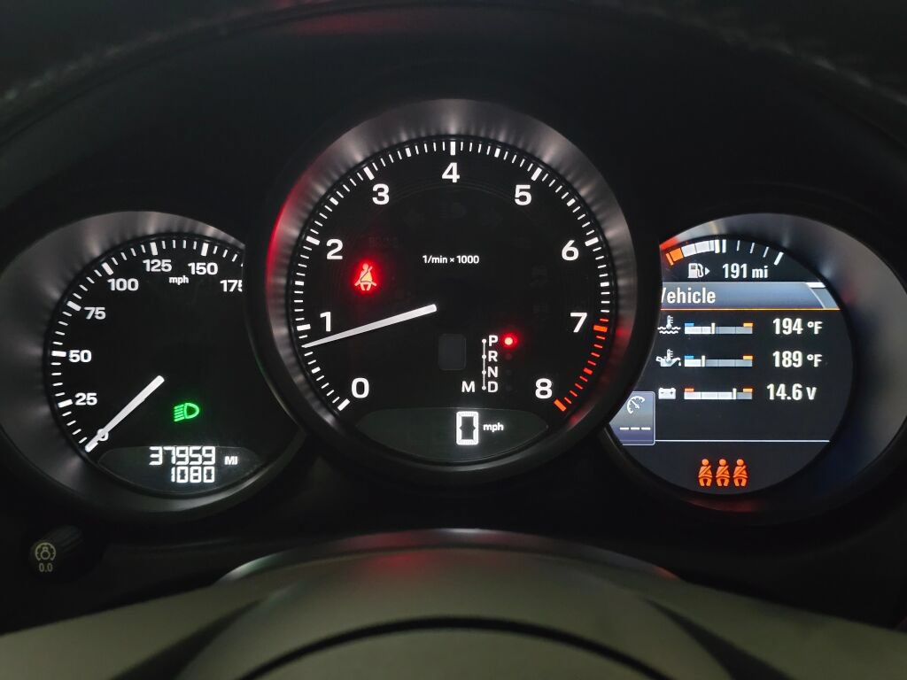 Certified 2023 Porsche Macan AWD/4WD image 39