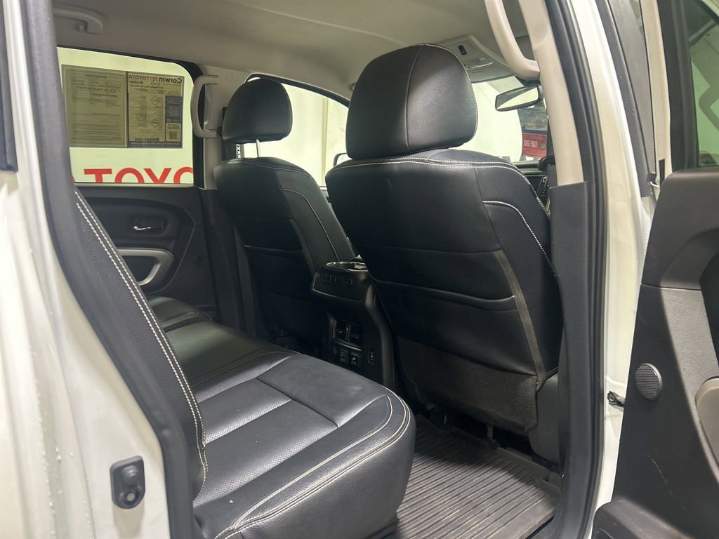 Used 2019 Nissan Titan PRO-4X AWD/4WD image 14