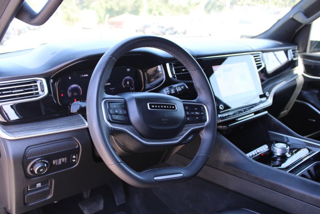 Used 2022 Jeep Wagoneer Series III w/ Flexible Seating Group image 36