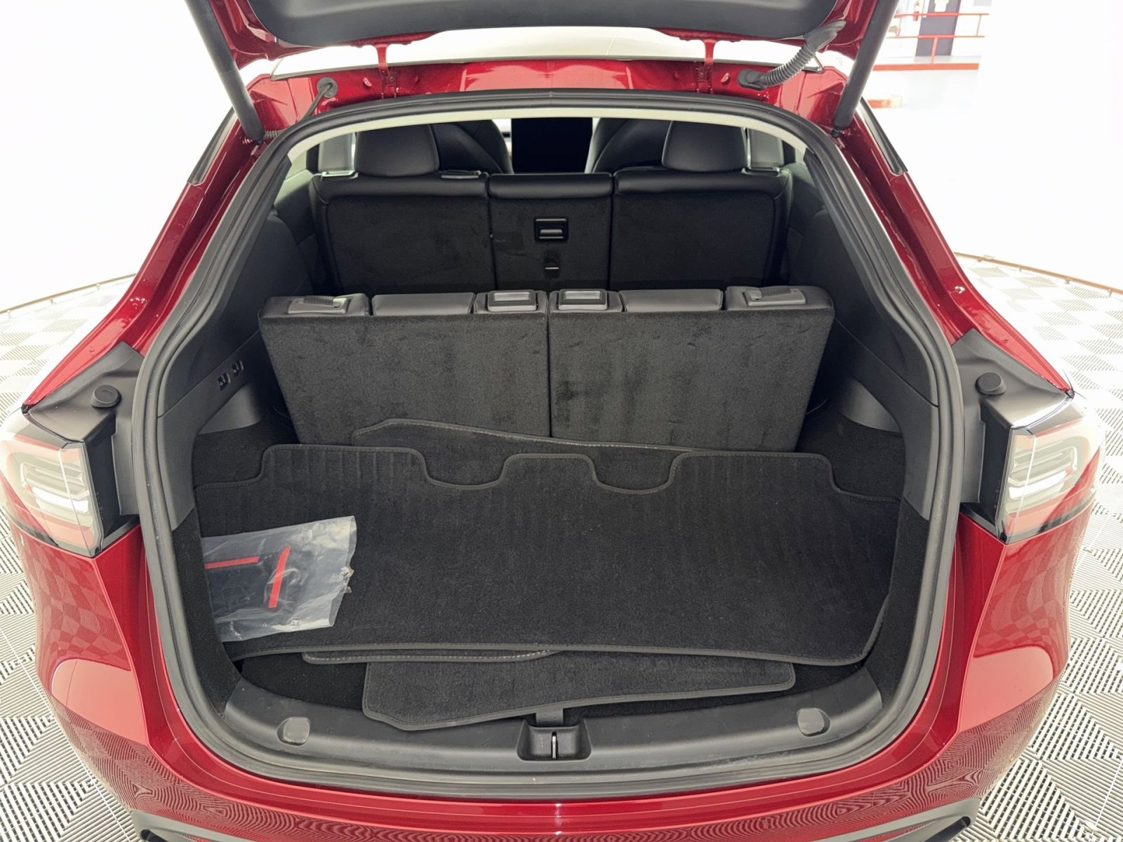 Used 2024 Tesla Model Y Long Range image 27