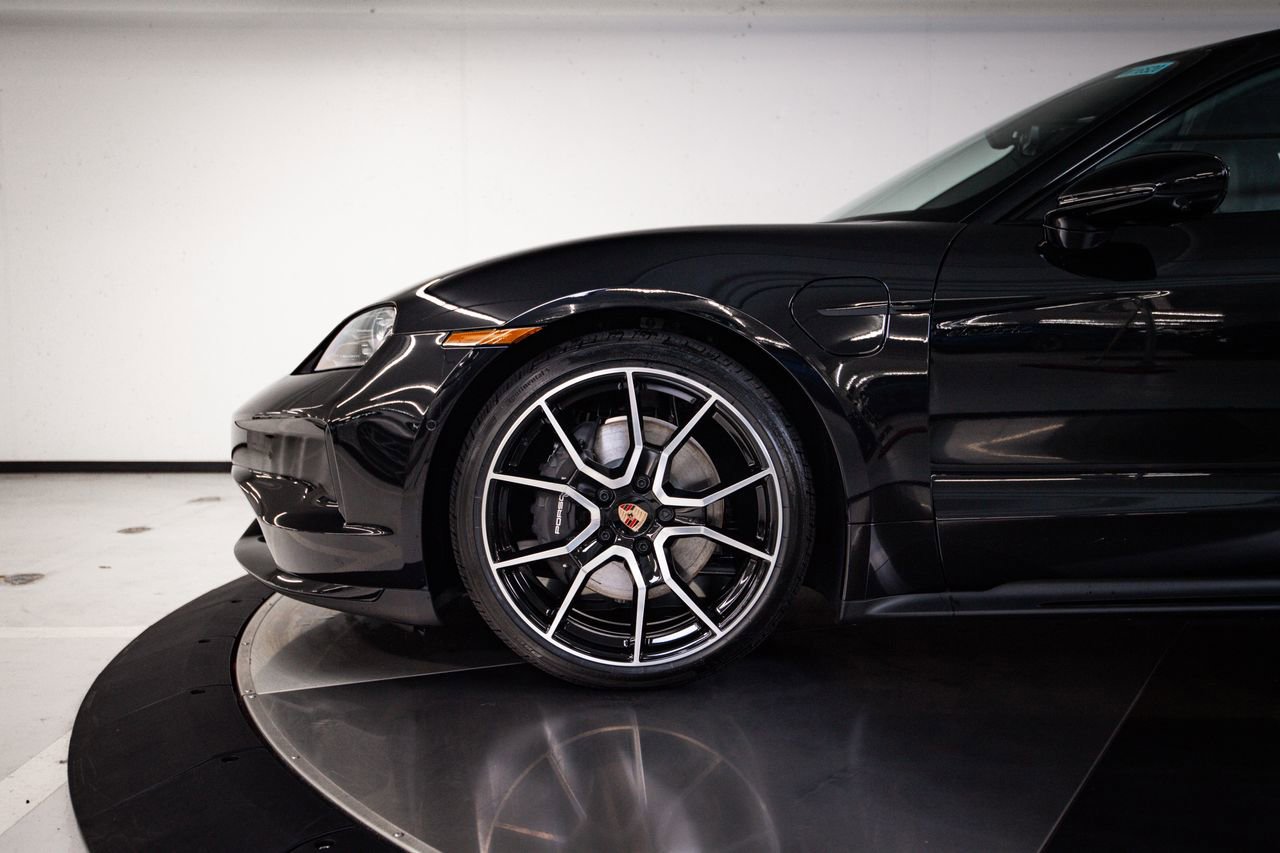 New 2026 Porsche Taycan image 11