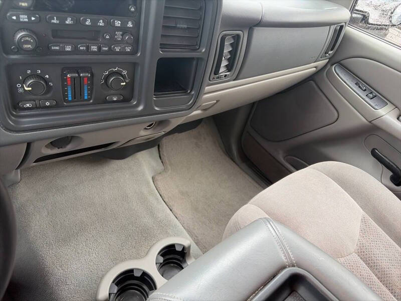 Used 2004 Chevrolet Tahoe LS RWD image 19