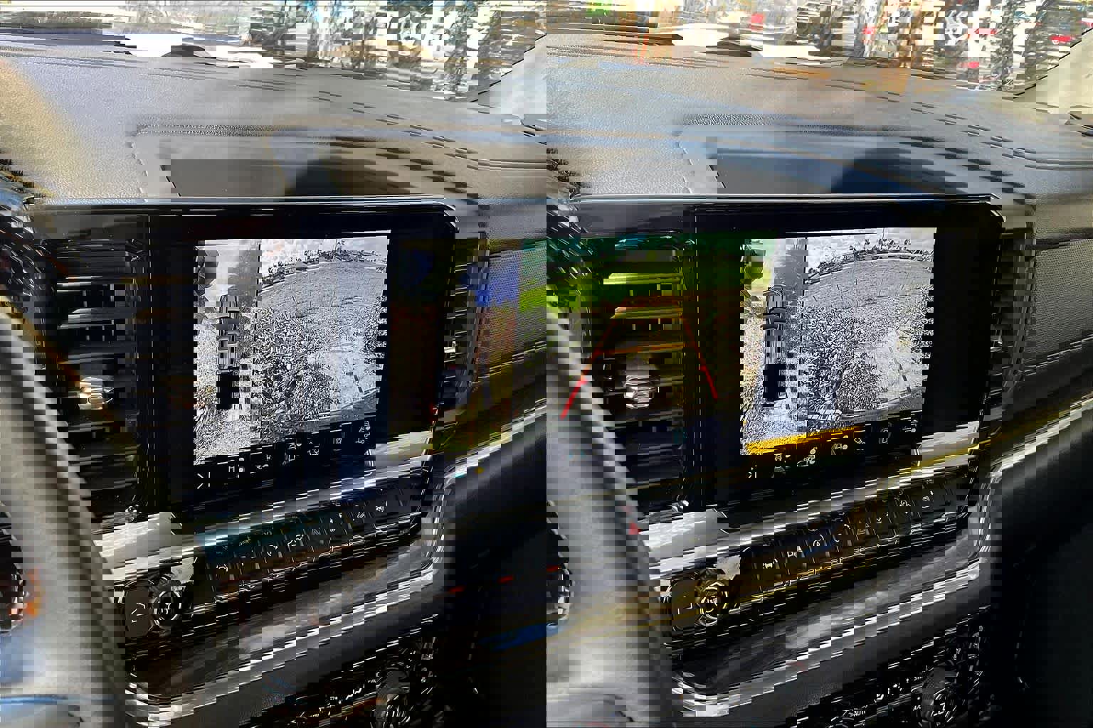 Used 2023 Chevrolet Silverado 1500 LTZ w/ LTZ Premium Package AWD/4WD image 21