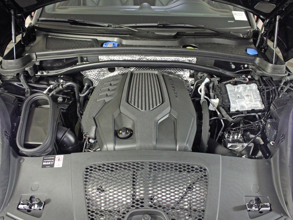 Used 2026 Porsche Macan image 41