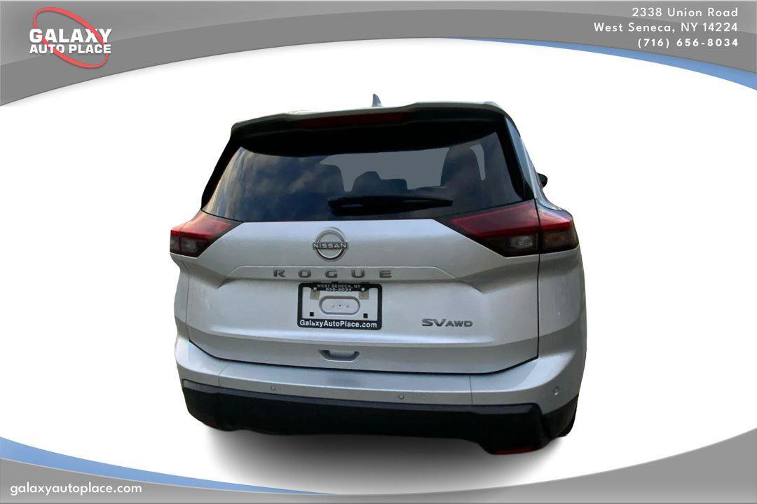 Used 2024 Nissan Rogue SV AWD/4WD image 6