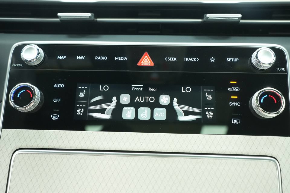 Used 2025 Genesis GV80 3.5T Prestige AWD/4WD image 18