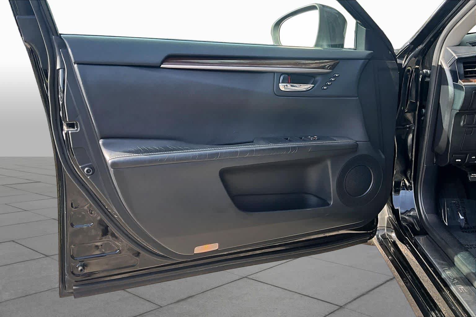 Used 2015 Lexus ES 350 w/ Premium Package FWD image 22