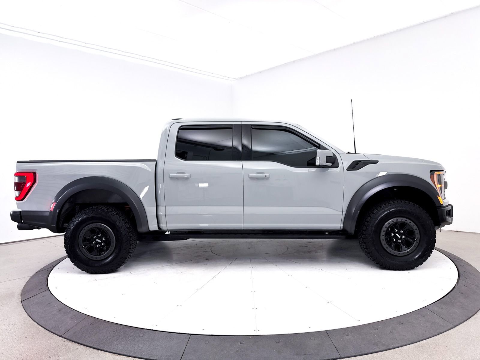 Used 2023 Ford F150 Raptor w/ Raptor Carbon Fiber Package AWD/4WD image 40