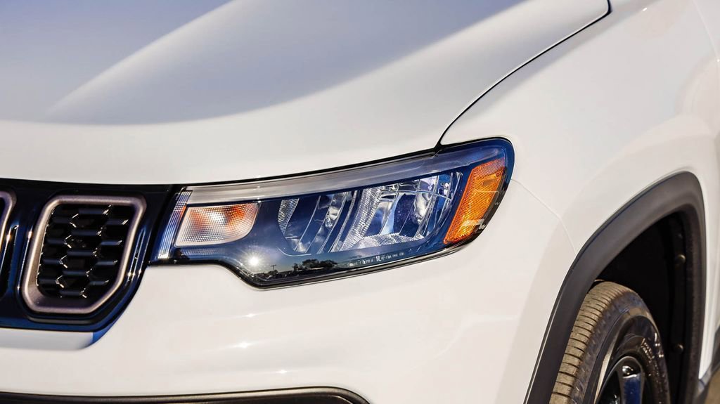 New 2026 Jeep Compass Latitude AWD/4WD image 5