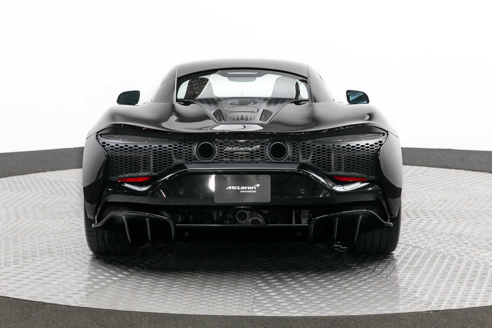 Used 2023 McLaren Artura RWD image 5