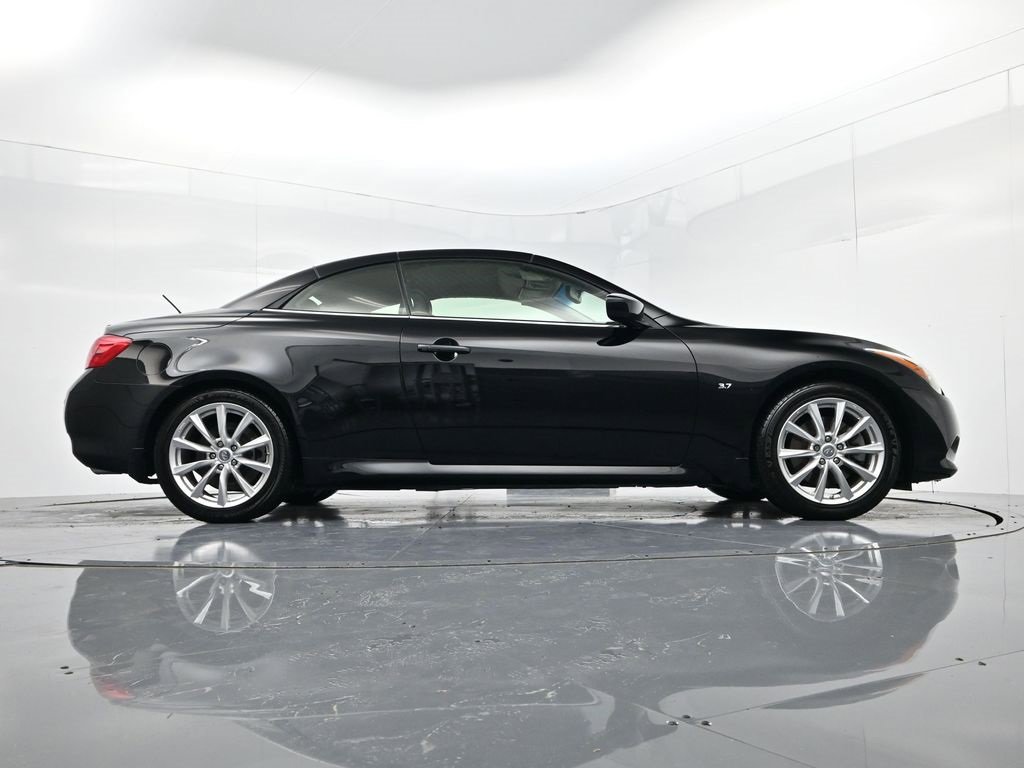 Used 2014 INFINITI Q60 Convertible w/ Premium Package image 44