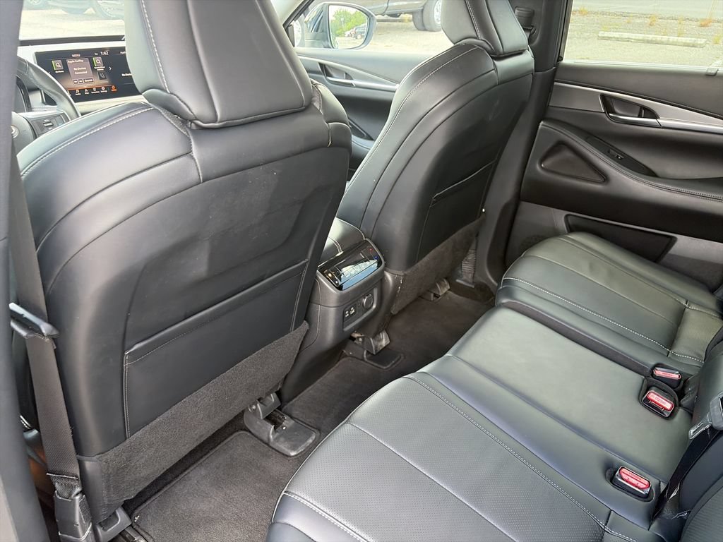 Used 2023 INFINITI QX60 Luxe w/ Cargo Package FWD image 25
