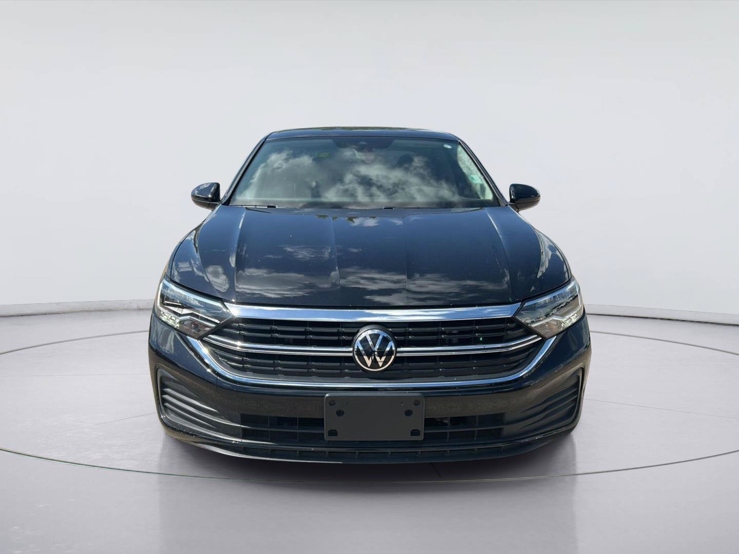 Used 2023 Volkswagen Jetta SE FWD image 2