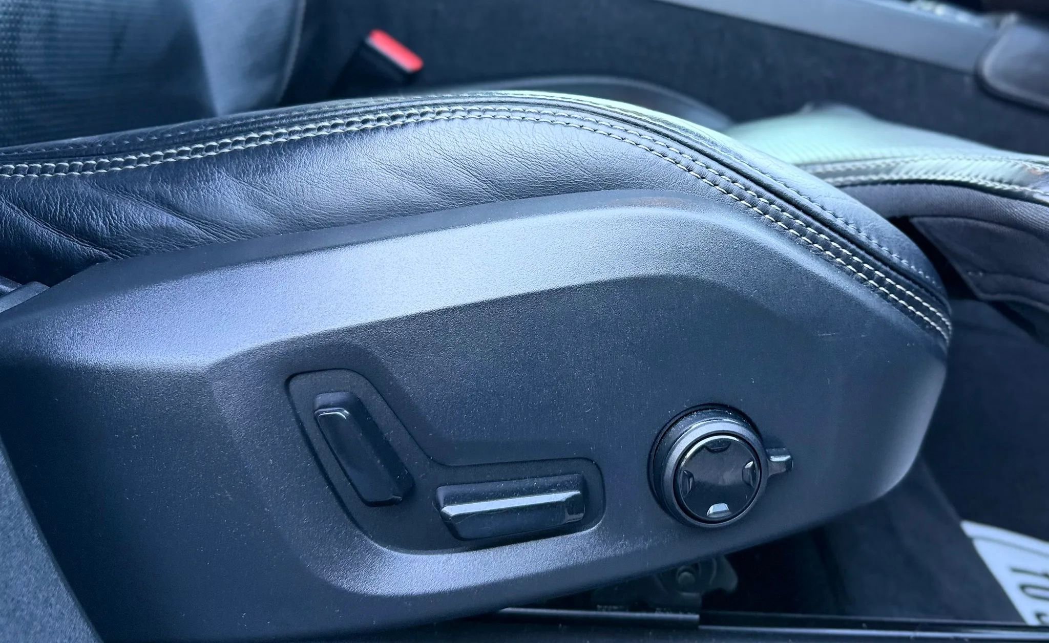 Used 2018 Volvo XC90 T6 Inscription w/ Convenience Package image 46