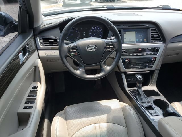Used 2015 Hyundai Sonata Limited w/ Option Group 06 FWD image 11