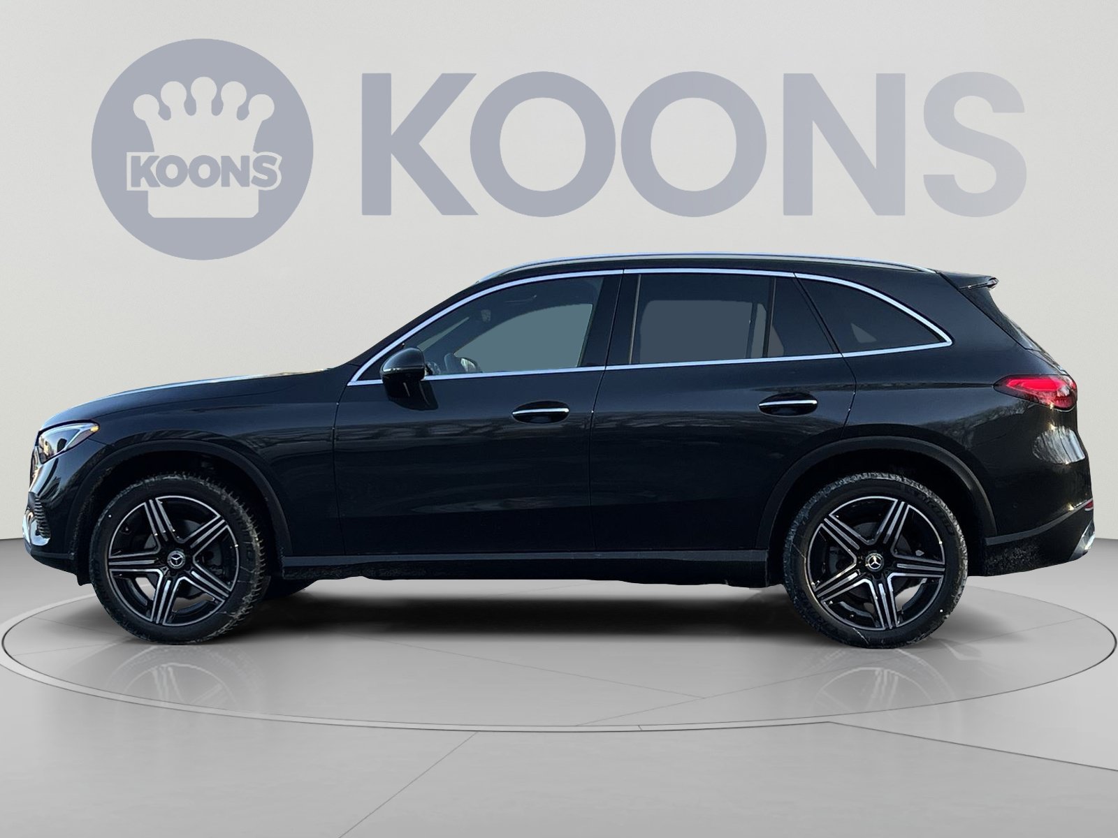 Used 2026 Mercedes-Benz GLC 300 4MATIC image 2