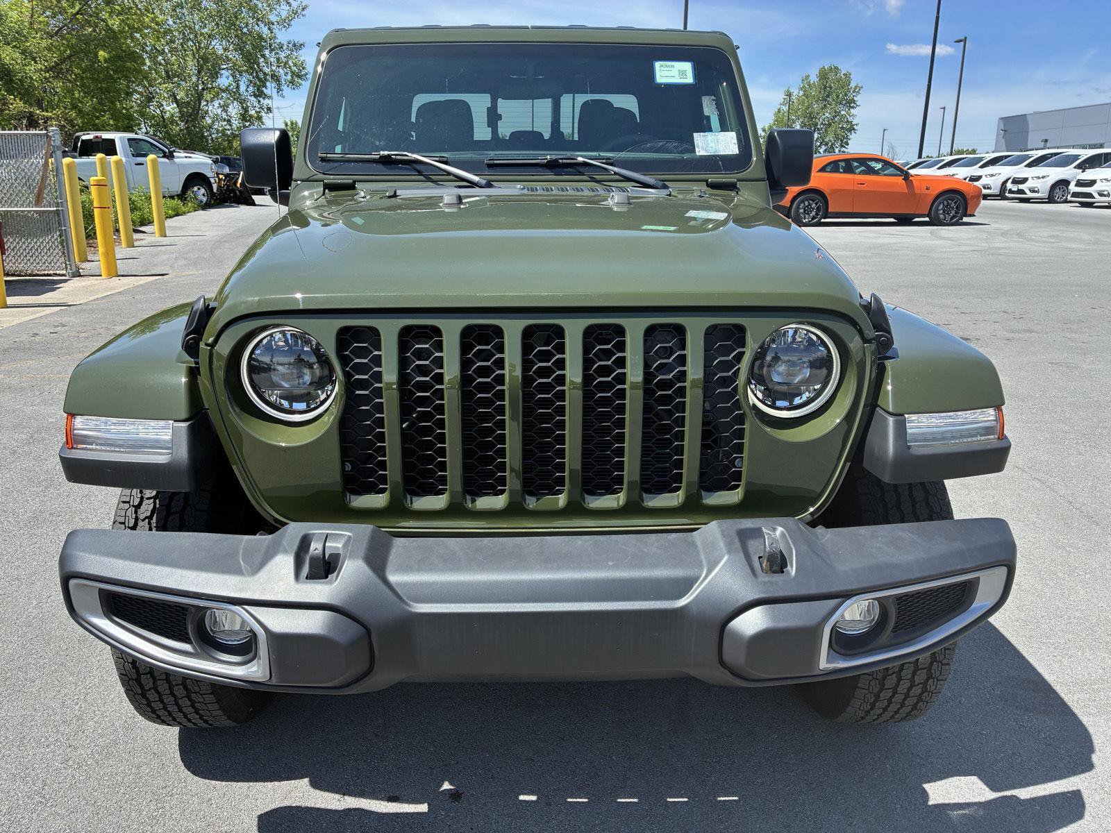 New 2023 Jeep Gladiator Sport AWD/4WD image 2