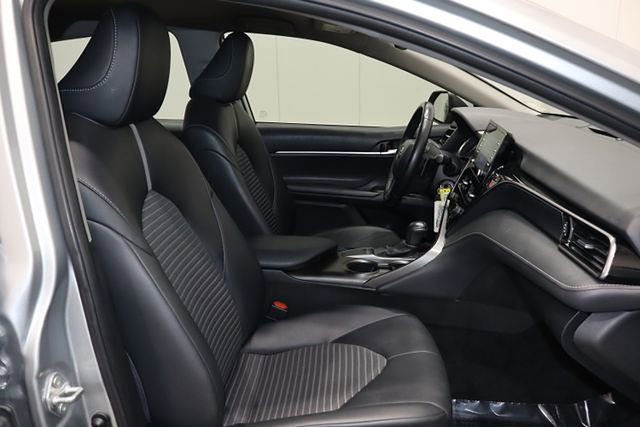 Used 2022 Toyota Camry SE image 12