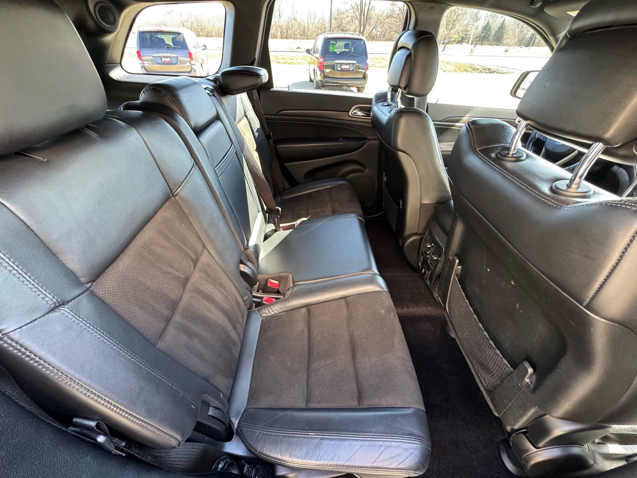 Used 2018 Jeep Grand Cherokee Altitude image 17