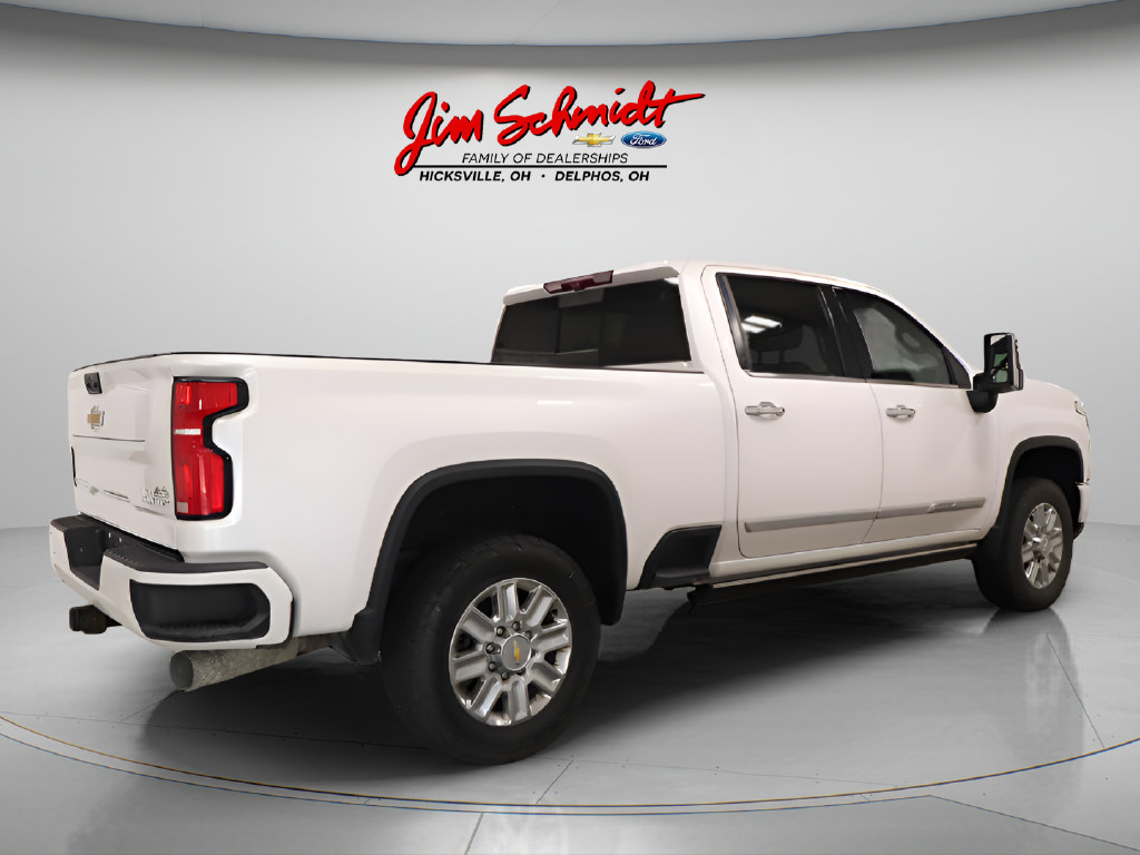 Used 2024 Chevrolet Silverado 2500 High Country w/ High Country Premium Package AWD/4WD image 6