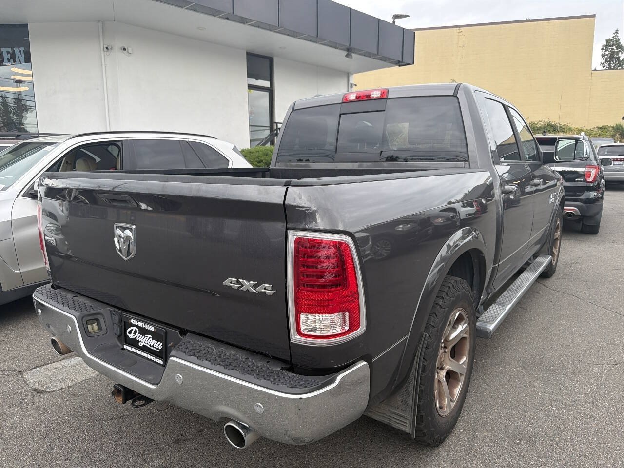 Used 2015 RAM 1500 Laramie AWD/4WD image 2