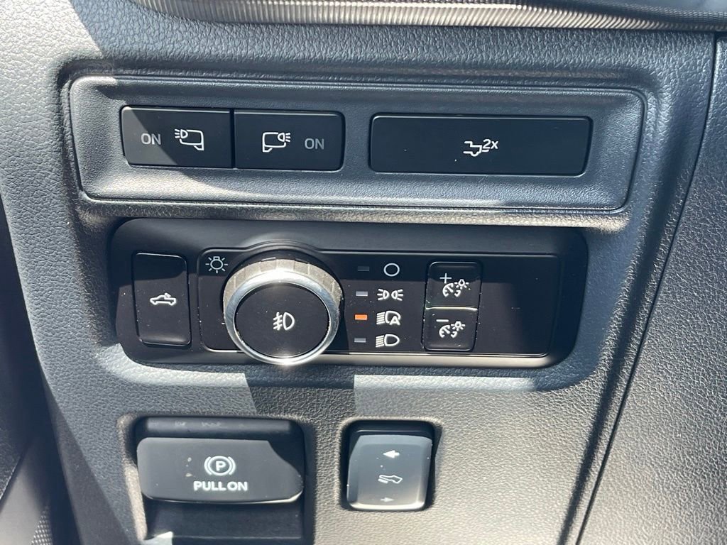 Used 2024 Ford F150 Lariat image 14