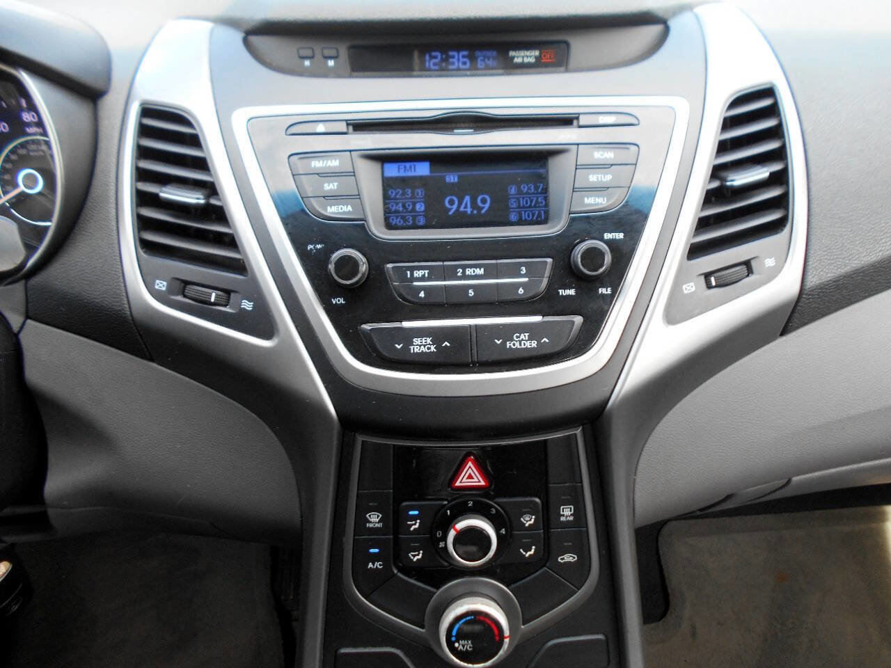 Used 2016 Hyundai Elantra SE FWD image 15