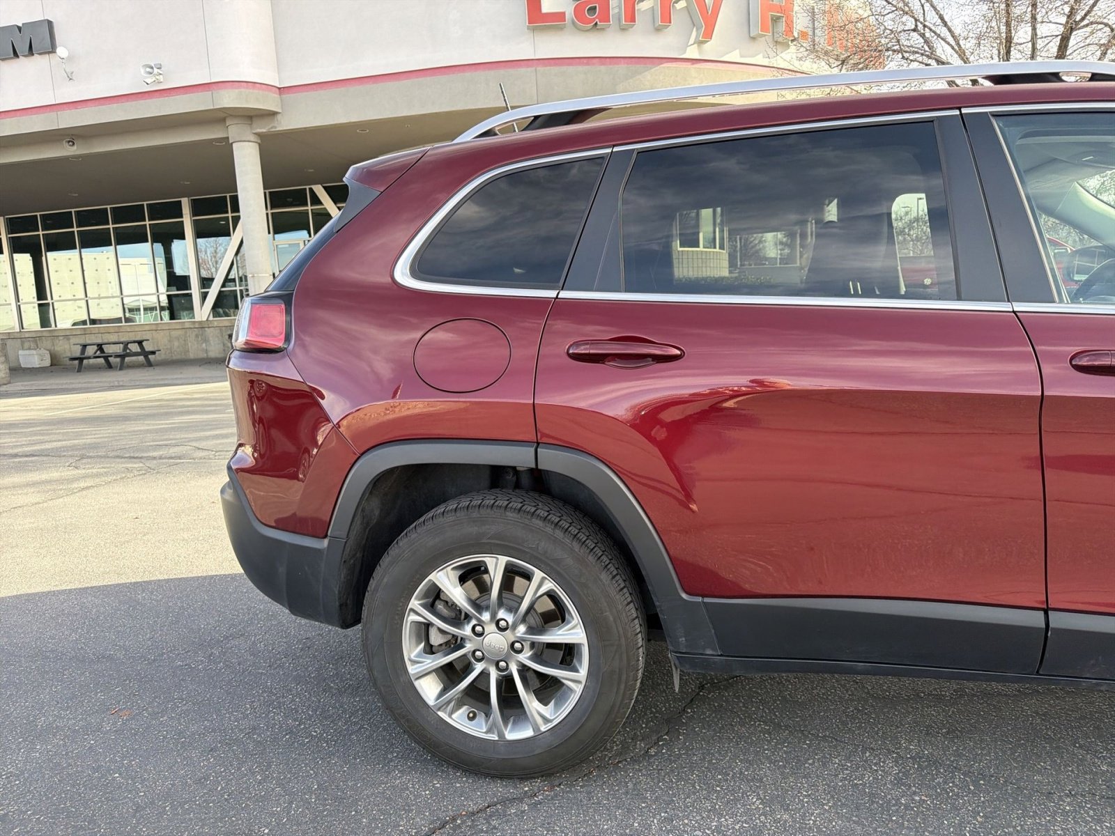 Certified 2020 Jeep Cherokee Latitude Plus w/ Cold Weather Group image 14