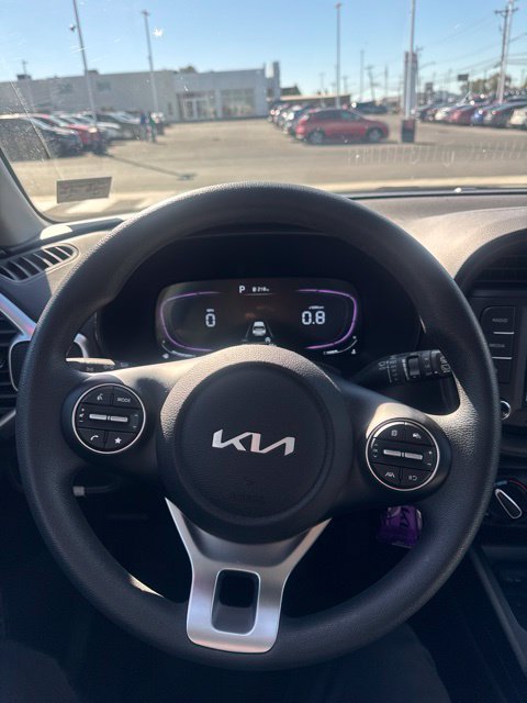 Certified 2025 Kia Soul LX w/ LX Technology Package FWD image 16