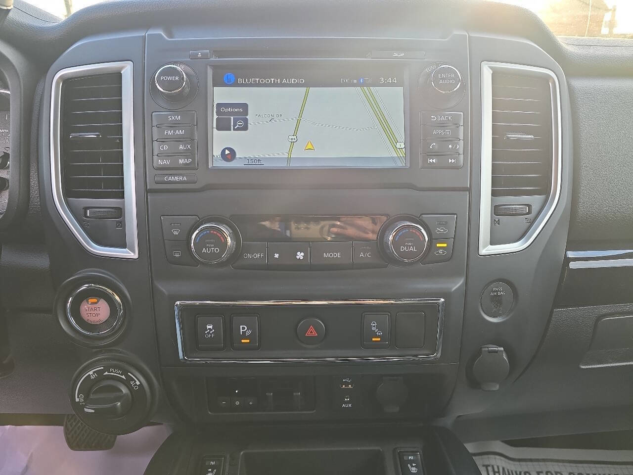 Used 2018 Nissan Titan XD image 32