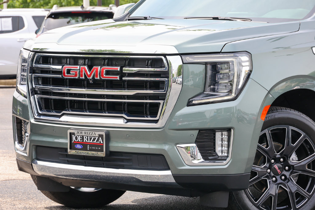 Used 2024 GMC Yukon SLT w/ SLT Luxury Package AWD/4WD image 18