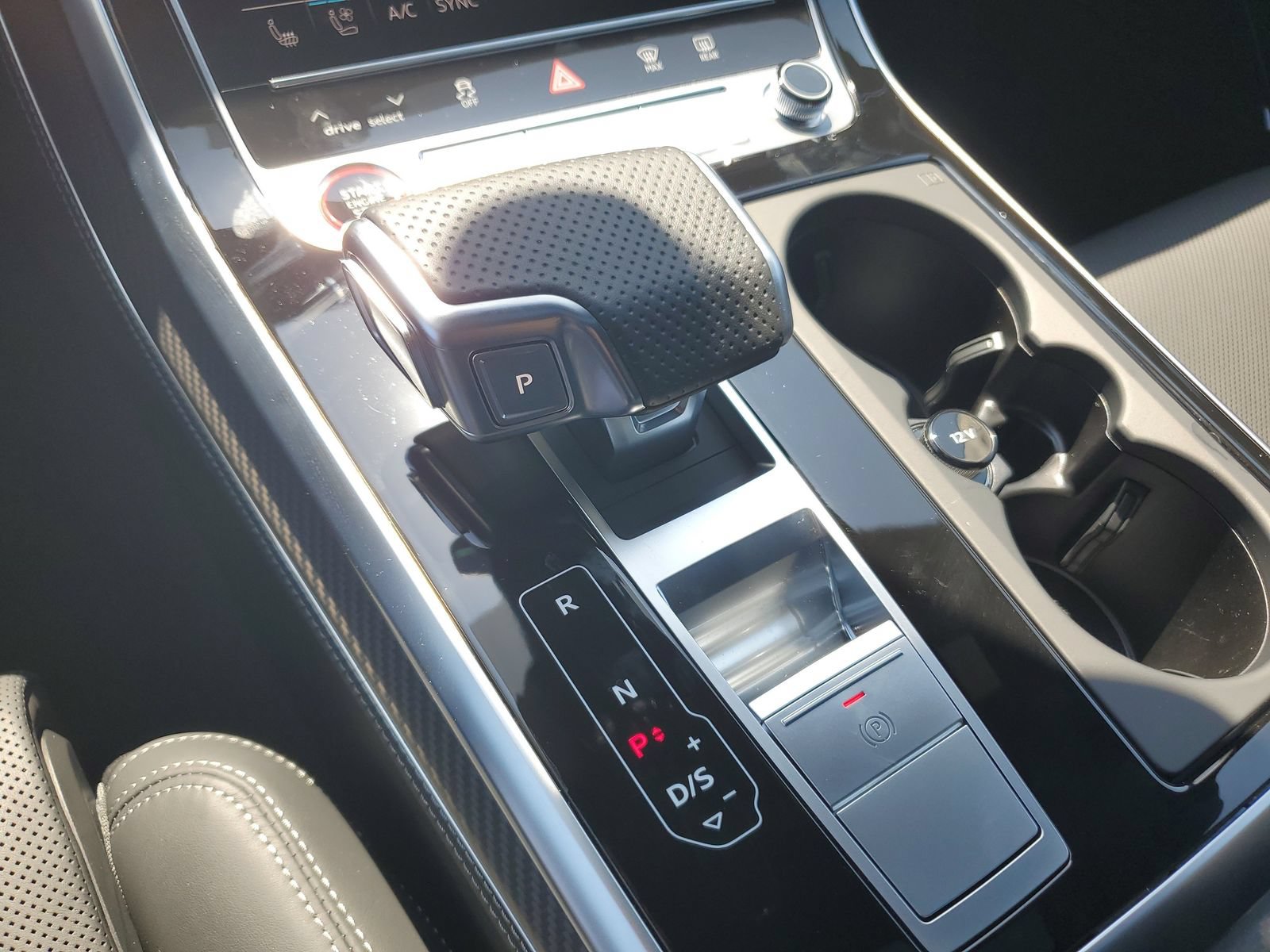 Used 2026 Audi SQ8 Premium Plus AWD/4WD image 27