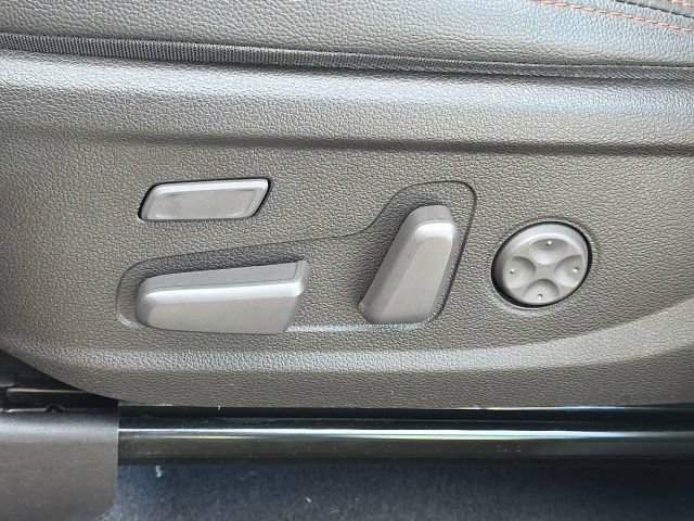 Used 2020 Hyundai Santa Fe Limited FWD image 6