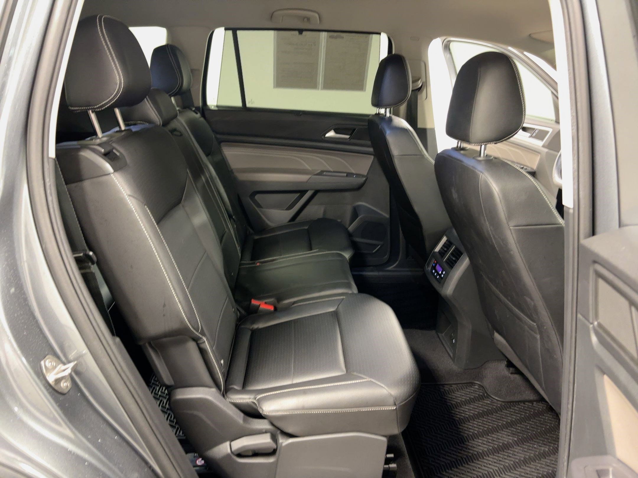 Used 2021 Volkswagen Atlas SE image 30